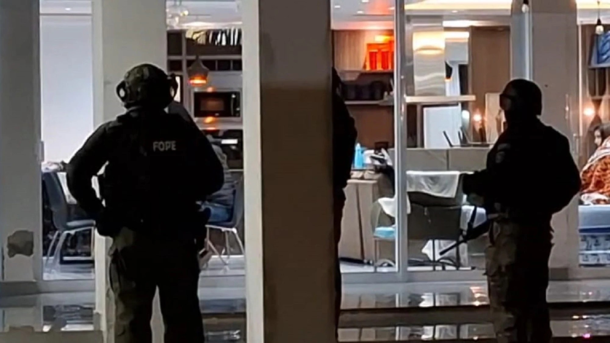Dos militares y un policía caen por presuntamente servir como logística a grupos criminales